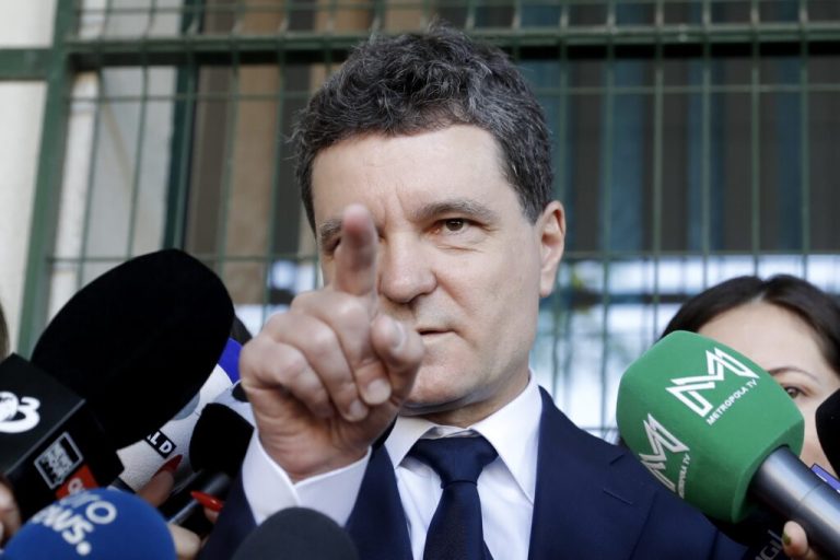 Centrist Nicușor Dan faces uphill battle to beat Simion in Romanian presidential runoff