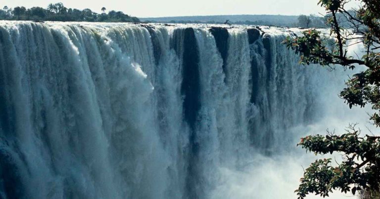 South Africa drives regional tourism surge to Victoria Falls