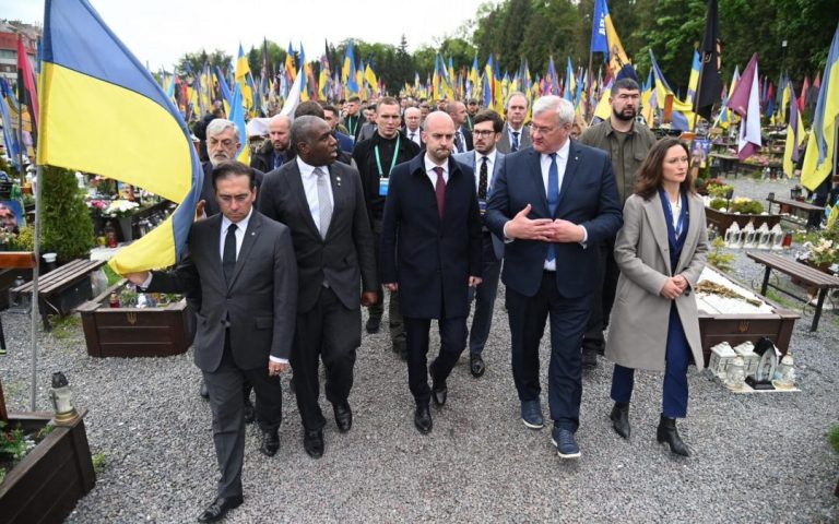 Europe stages its support for Ukraine with a symbolic visit and political endorsement of the special tribunal