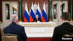 Putin Proposes Direct Talks With Ukraine In Turkey, Ignoring Europeans’ Call For May 12 Cease-Fire