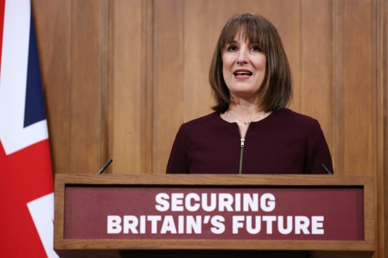 UK bets on Aussie-style pension revamp to boost ailing economy
