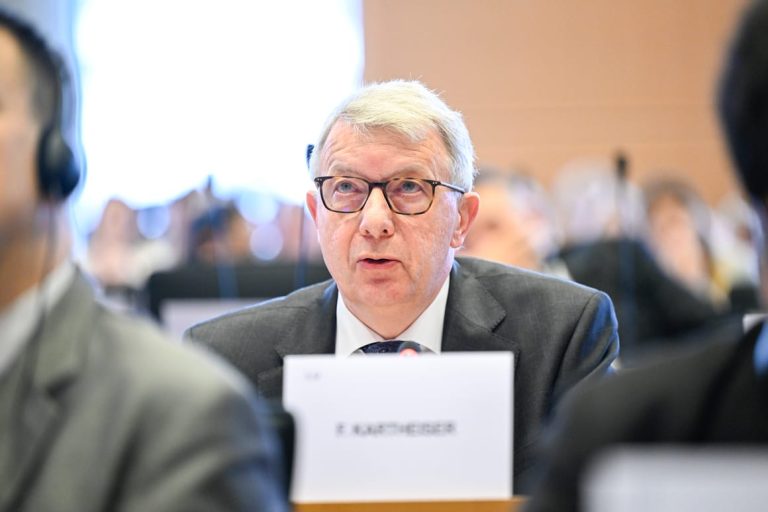 Rogue EU lawmaker Kartheiser to meet Kremlin officials in Moscow