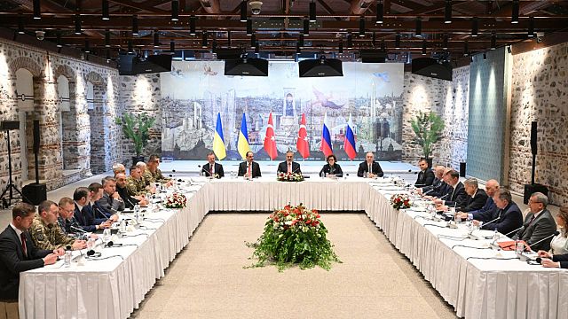 Russia and Ukraine fail to agree to ceasefire in first direct talks