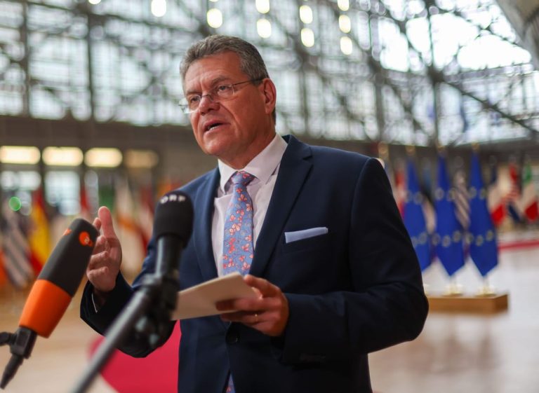 EU, US to discuss tariff offers on Friday