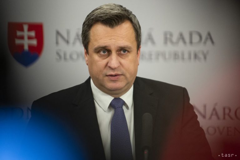 A. Danko refers to Merz’s warning about the withdrawal of EU funds, stating that Slovaks are not German slaves