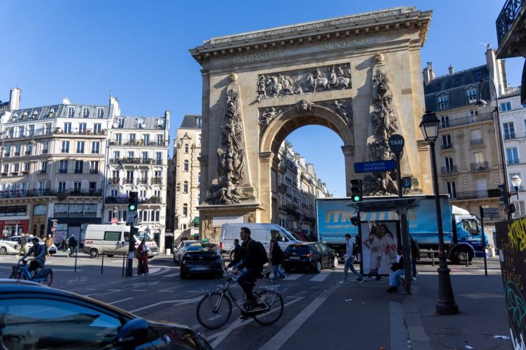 France’s historic parties vie for return to two-party politics