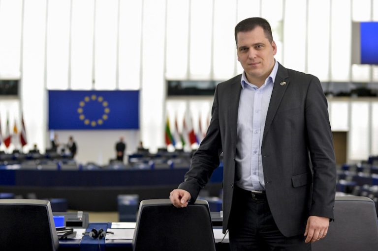 Zdechovský asks the president of the European Parliament to address Slovak attacks on the EP delegation