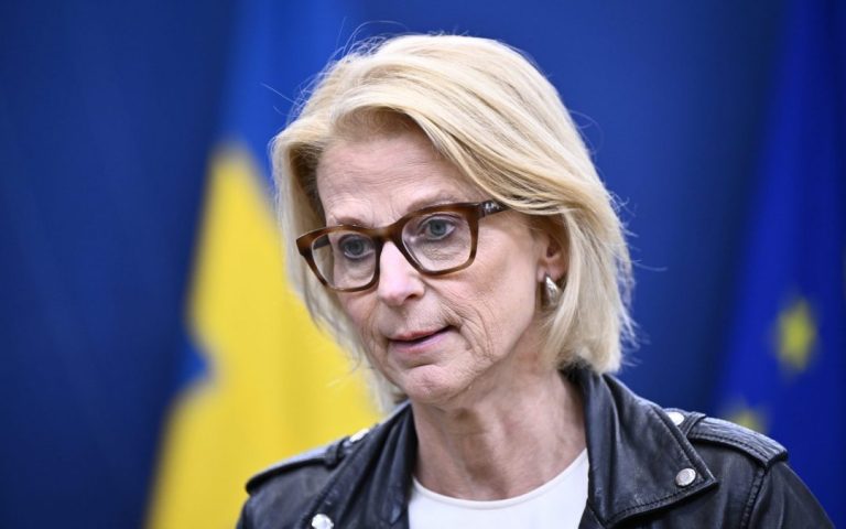 Last out of all EU countries – now Sweden gets corona money