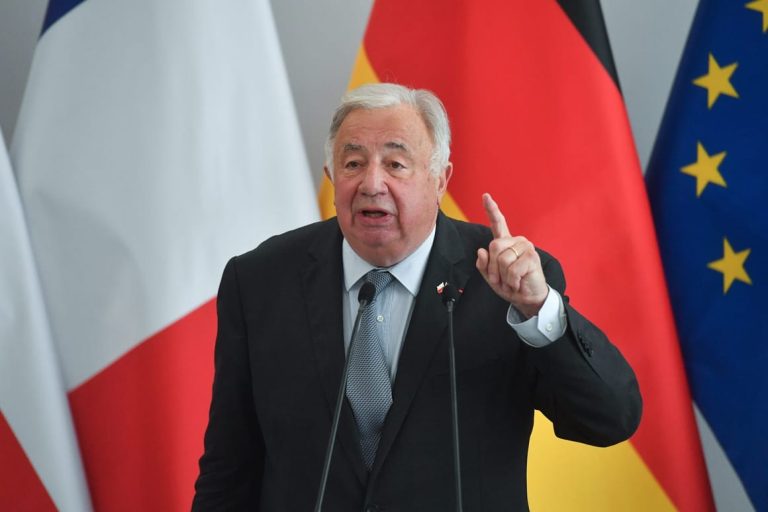Un an après la dissolution, le Sénat roi dans son palais