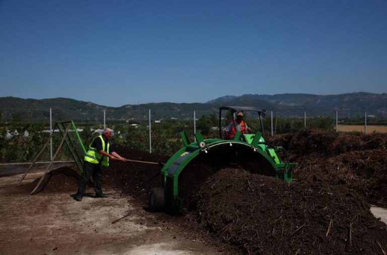 Financed by the EU, the composting center in Cërrik, Albania turns green materials into fertilizer