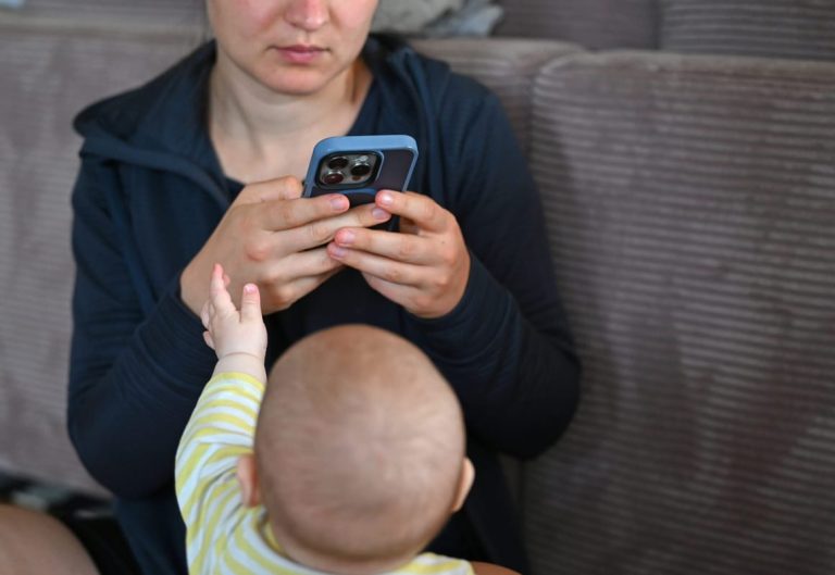 Dutch government says children should not have access to TikTok, Instagram before 15