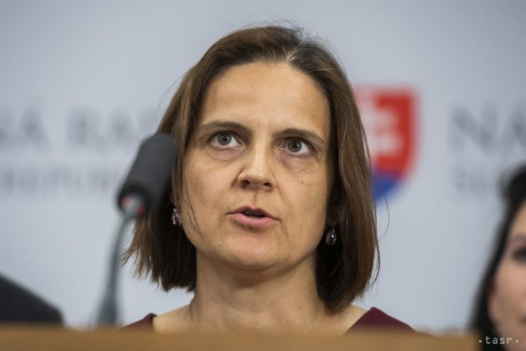 Opposition: Commissioner McGrath confirmed that the change of the constitution means a violation of EU law
