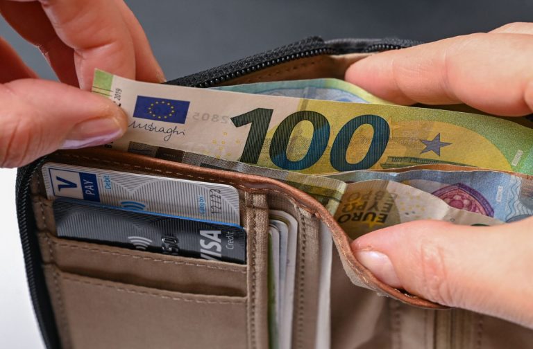 EU countries agree on better consumer protection in online payments