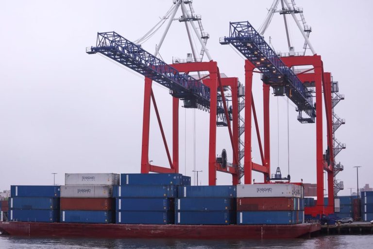 Brussels resists pressure from EU capitals to shield exports in US trade fight 