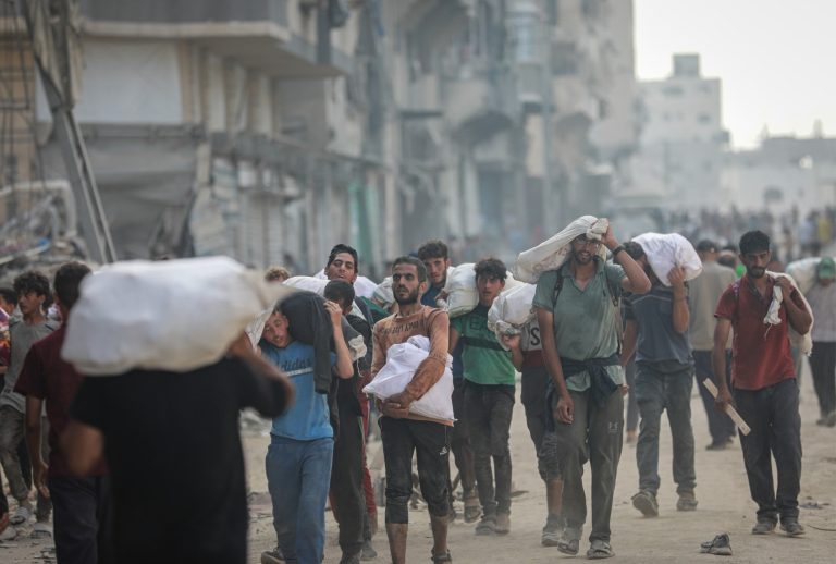 “It’s a killing field”: Israeli soldiers describe firing on civilians at US-backed Gaza aid sites