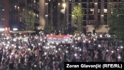 Serbian Protesters Set Up Barricades, Demand Release Of Detained Demonstrators