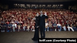 Film Challenging Iran’s Laws Restricting Women Earns Prize At Czech Festival