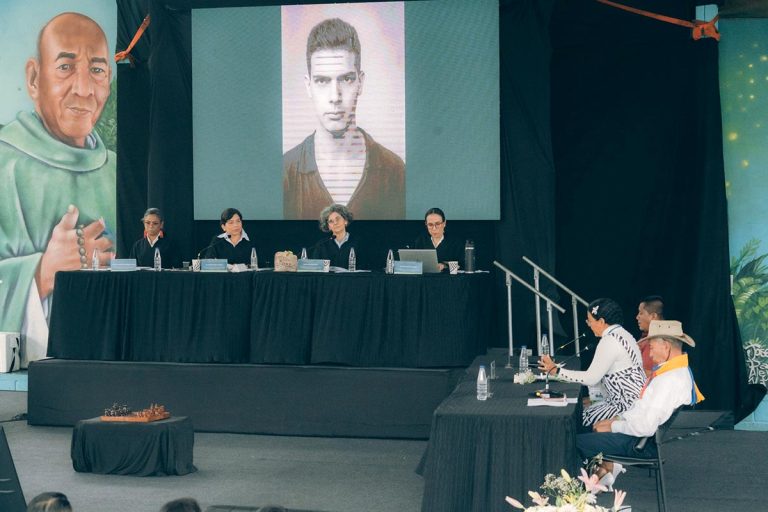Getting close to victims of kidnappings in Colombia