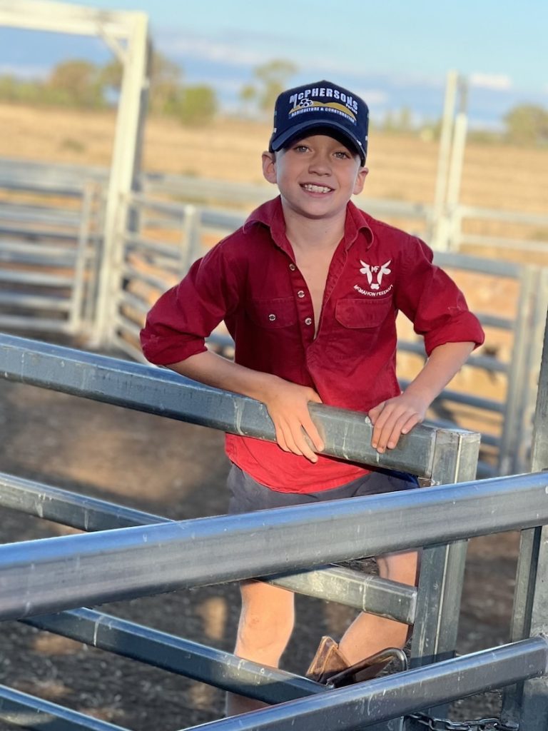 Young farmers succeed in mission to break national lamb price record