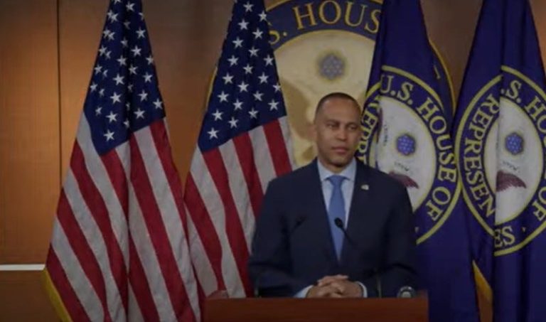 Hakeem Jeffries Shocks Congress By Going For The Throat On The Epstein Files