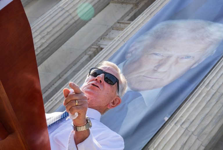 Tuberville warns US citizens: “Don’t hang around illegals”