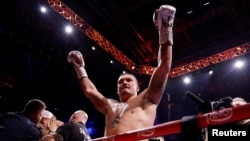 Oleksandr Usyk Knocks Out Dubois To Reclaim Undisputed Heavyweight Title
