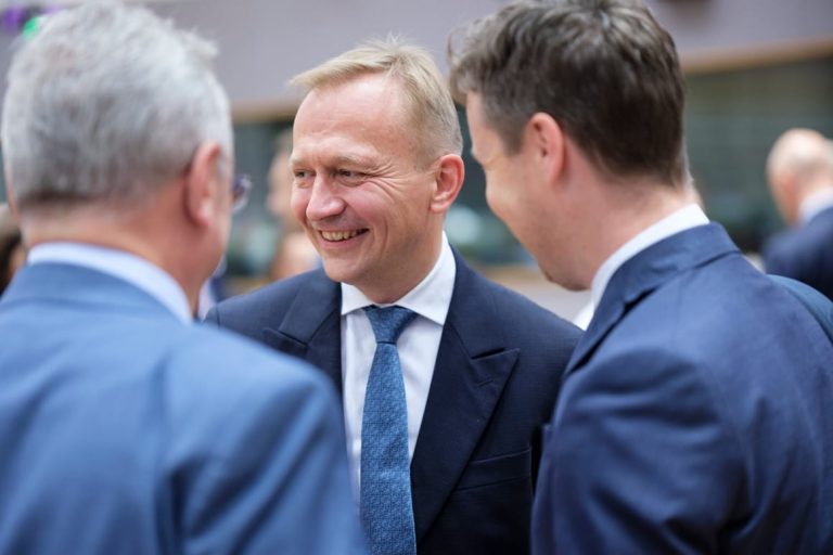 Warsaw gloats, Berlin balks as EU budget fight turns national