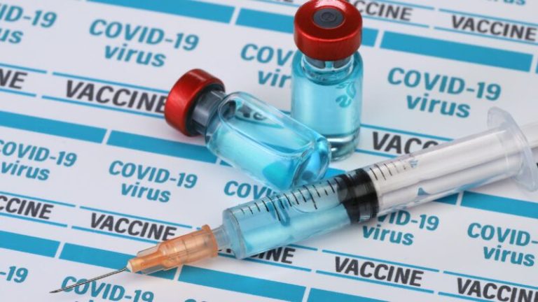 Thomas Massie’s New Bill Would Let People Sue Pharma for COVID Vaccine Injuries