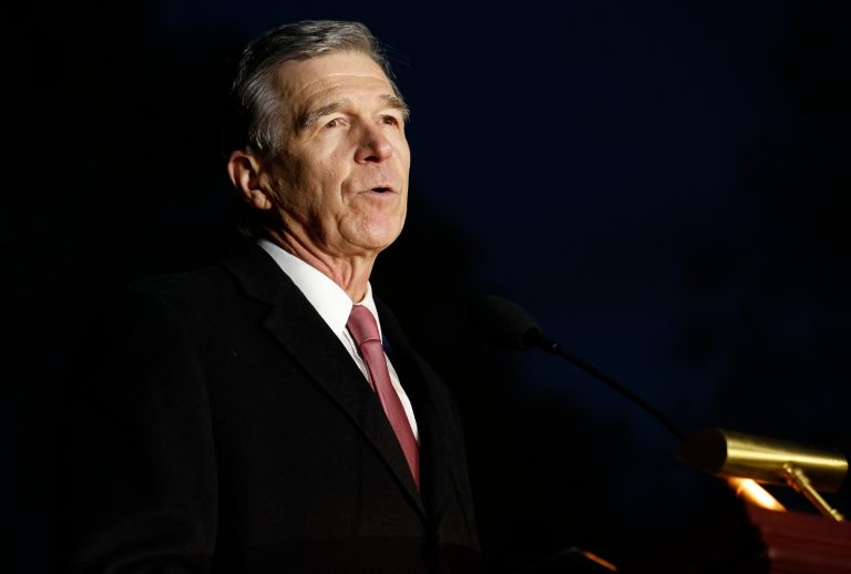 Democrats hope Roy Cooper can flip North Carolina