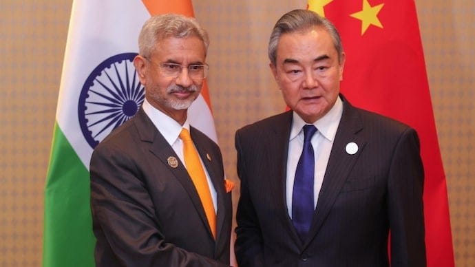 India, China Make Cautious Overtures