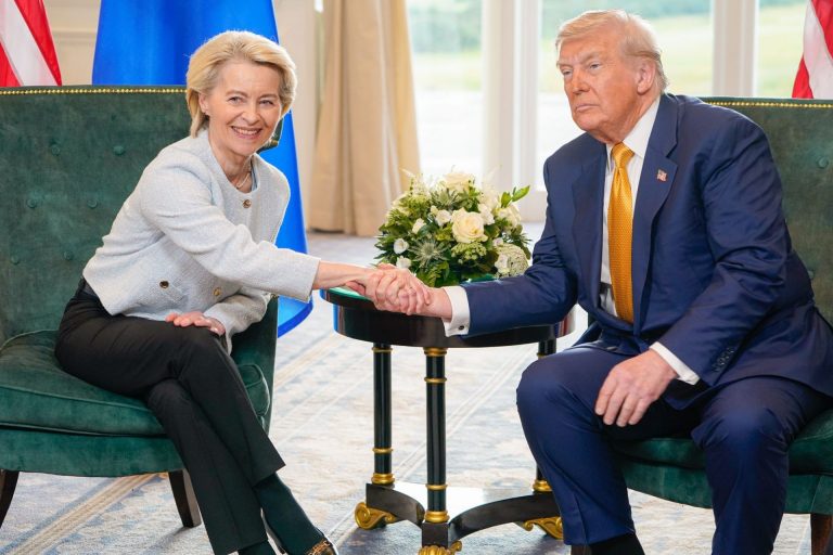 The EU agreement with the USA will slow the growth of the Czech economy by tenths of a point, analysts said