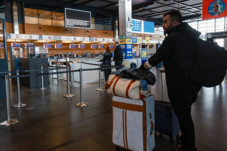 Shifting airport scanner rules cause turbulence at Europe airports