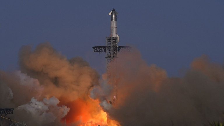 Second SpaceX rocket explodes, sending debris flying over Florida