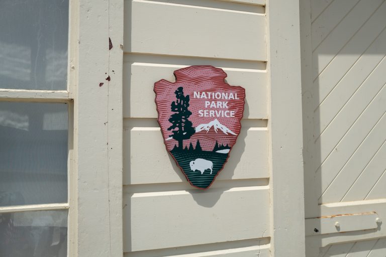 National park gift shops move to ban “corrosive” history books