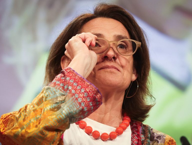 “Elle est assez seule” : la dirigeante la plus écolo de l’UE lutte contre le backlash