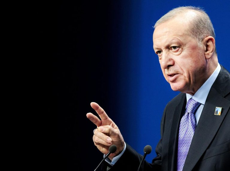 3 Turkish mayors reported arrested as crackdown on opposition continues