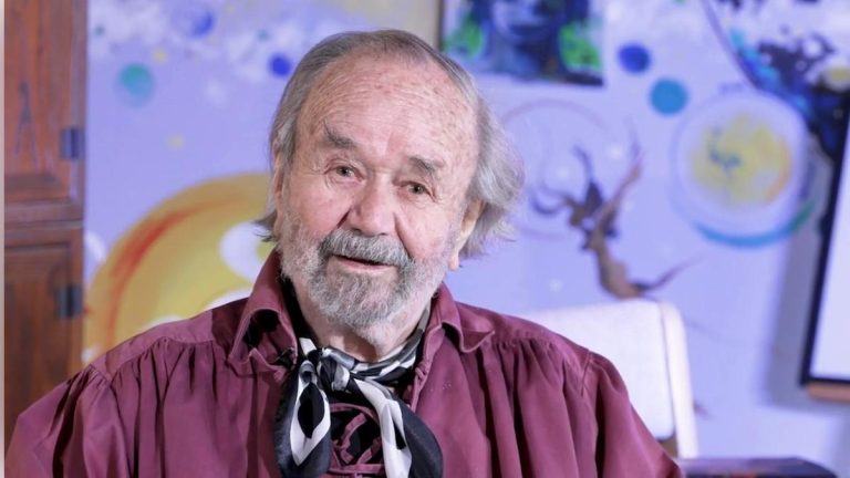 Australian TV chef Peter Russell-Clarke dies at 89, remembered for ‘Come and Get It’ and his creativity