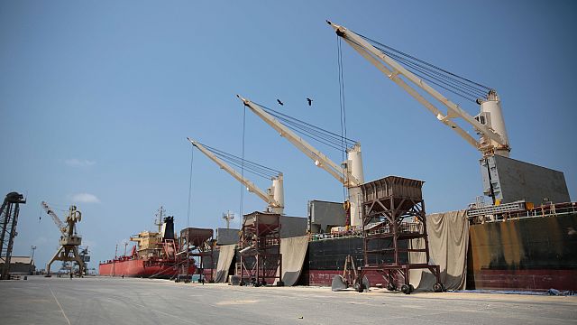 Israel bombs Houthi targets in Yemen, rebels respond with missile attack