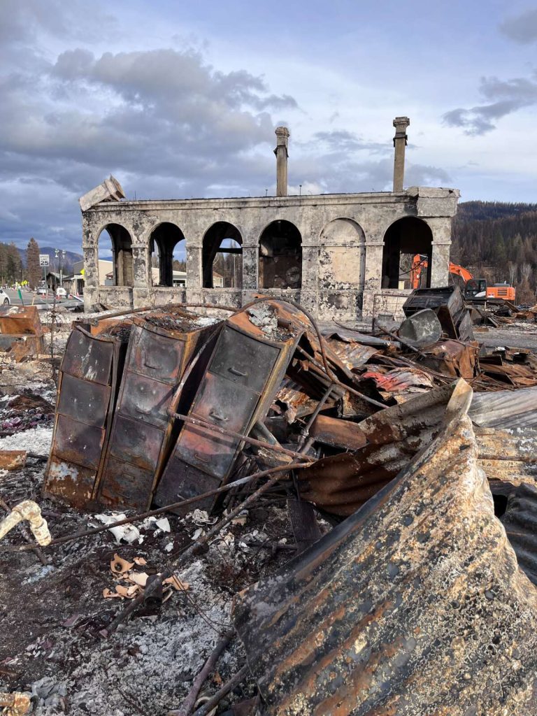 As Fires Consumed California, Small Towns Organized Their Own Defense