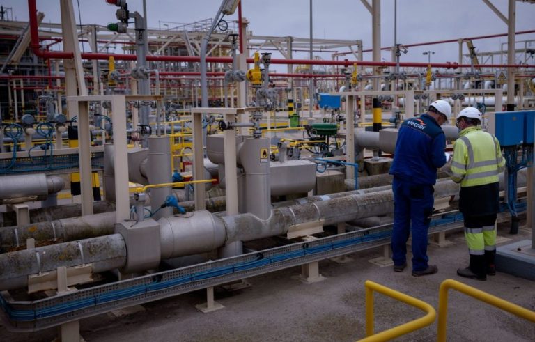 Sunken gas reserves must be filled before the heating season arrives