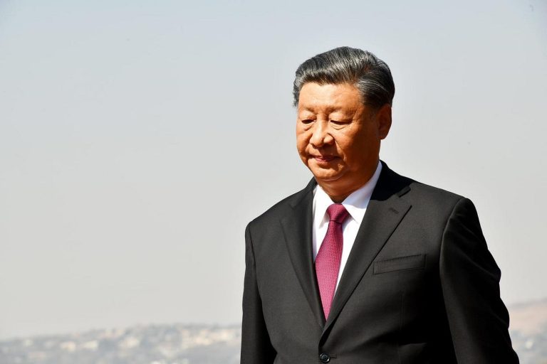 Analysts Speculate Xi is Losing Power