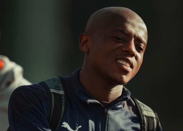 ‘I’d pick you over Ngwana Sesi’: Pirates fans react to Lepasa’s exit