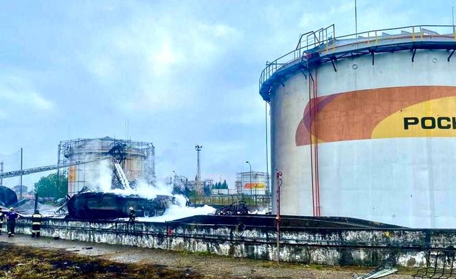 Ukrainian drone attack sets Russian oil depot on fire as Zelensky announces prisoner exchange