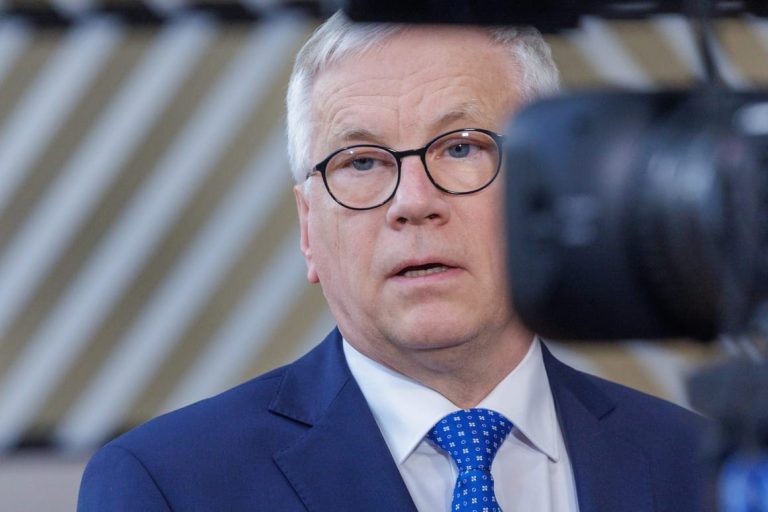 Finance minister takes over as Lithuanian PM after fall of government