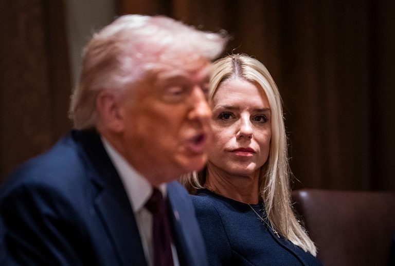 Legal expert dismisses Pam Bondi’s Obama grand jury: “I’m not seeing anything”