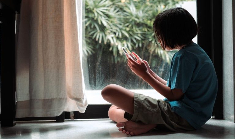 Youth Report Social Media Usage Impacting Their Self Worth And Mental Health
