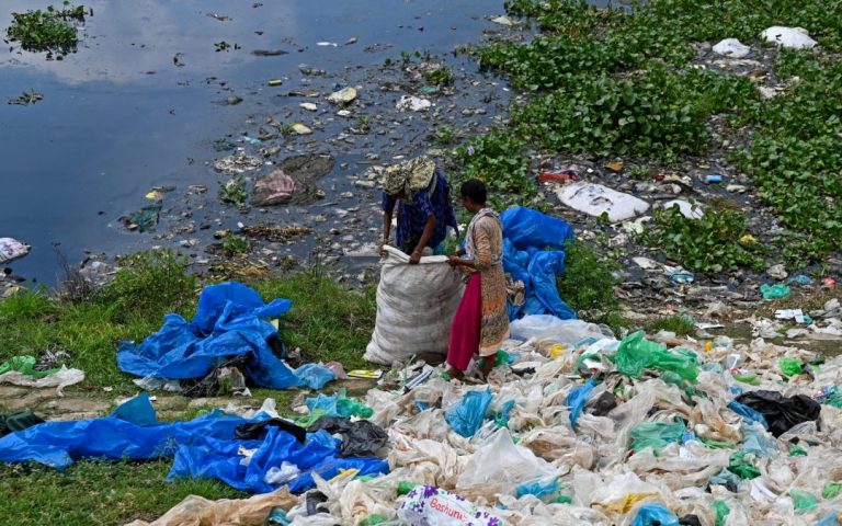 The negotiations for a treaty on plastic pollution are dragging on