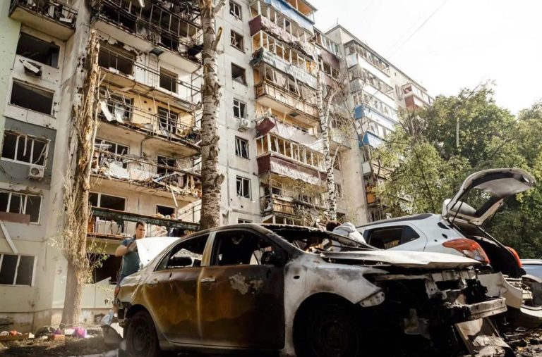 Russia bombards Ukraine ahead of Trump-Zelenskyy summit