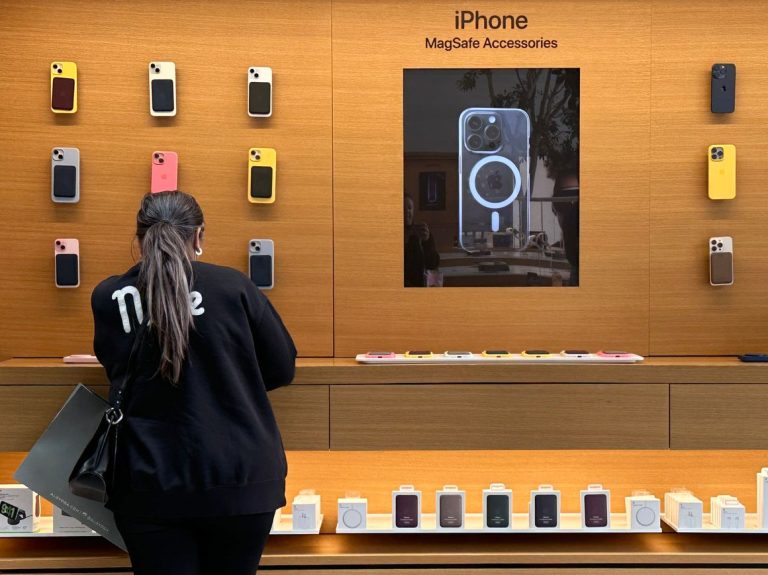 Britain drops demand for access to Apple user data