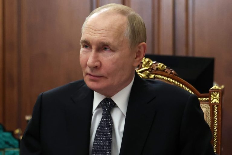US must join forces with Europe to pressure Putin, say EU foreign ministers